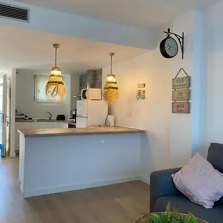 Charming In - Sea View And Pool